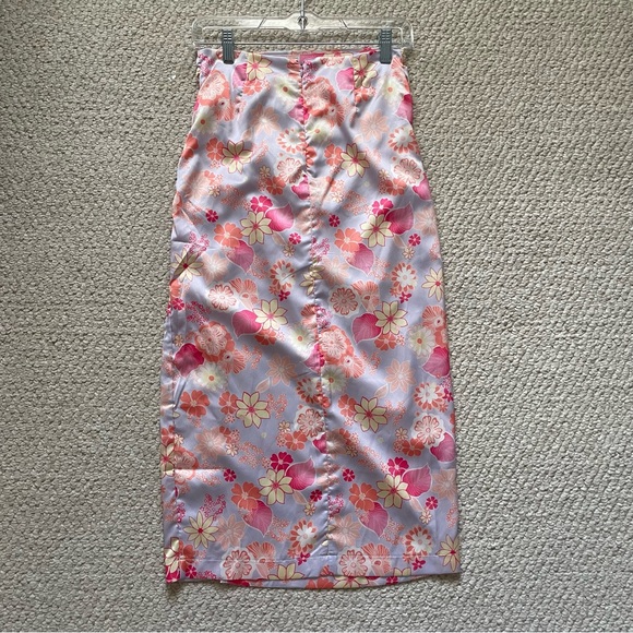 Two piece floral set with top and matching skirt - Picture 9 of 10